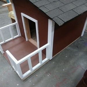Dog House(s)